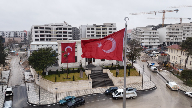 HBB’DEN, TÜRK BAYRAĞI SALDIRISINA NET TEPKİ 