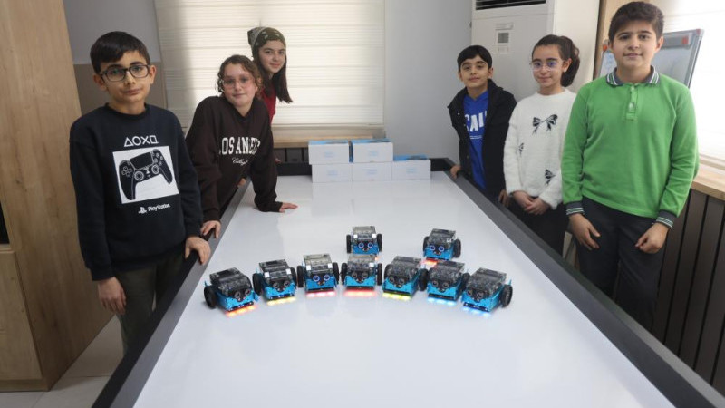 Depremzede Çocuklar ‘Hataybot’ Robot Yarışması’na Hazırlanıyor