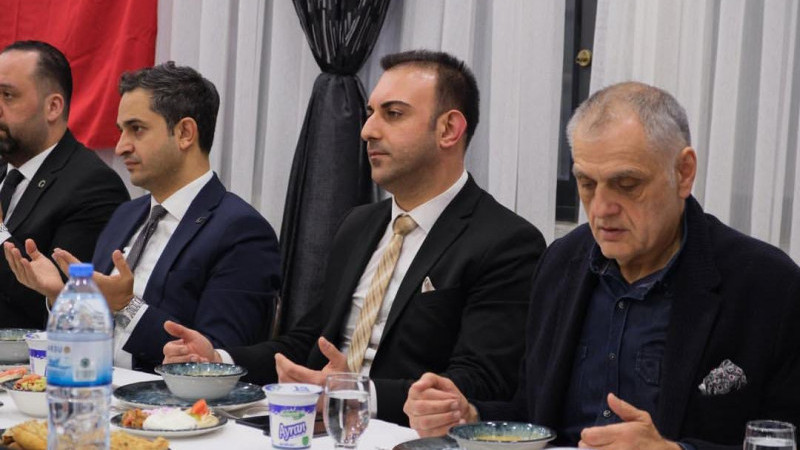 Defne’de Birlik Sofrası: Protokol ve Vatandaşlar İftar Programında Buluştu