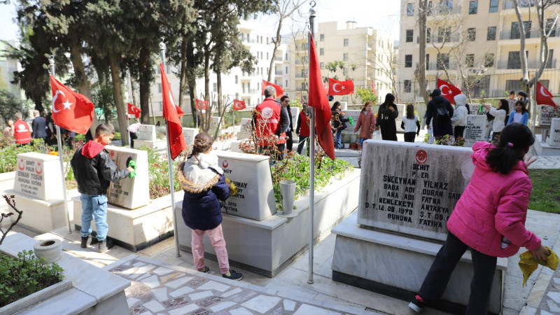 Hatay’ da şehitliklerimizin bakımı ve temizliği gerçekleştirildi.