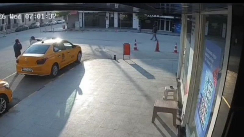 Sokak Ortasında Dehşet: 3 Kişiyi Rastgele Hedef Aldı!