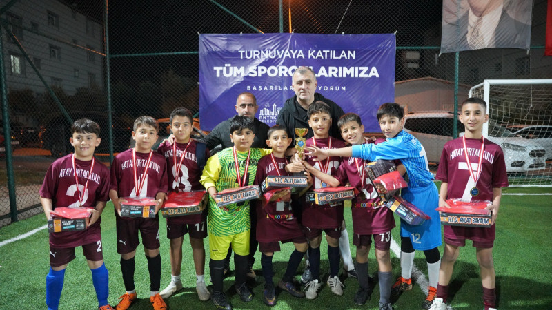 ANTAKYA BELEDİYESİ 2. FUTBOL TURNUVASI REKABETLİ MAÇLARLA GERÇEKLEŞTİ