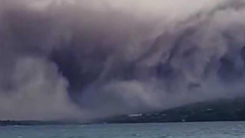 Japonya'da Sakurajima Yanardağı Yeniden Patladı 