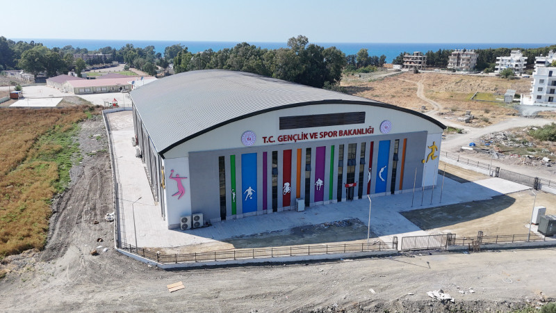 HBB'DEN ARSUZ'A 1000 KİŞİLİK MODERN SPOR SALONU