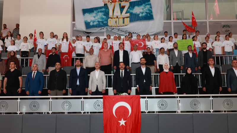 YAZ OKULLARI FİNALİNDE BİNLERCE GENÇ BULUŞTU