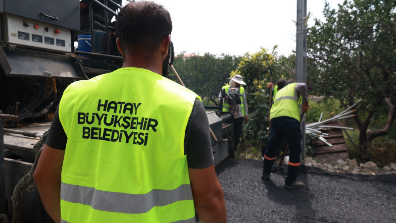 MAĞARACIK MAHALLESİ’NDE YOLLAR YENİLENİYOR