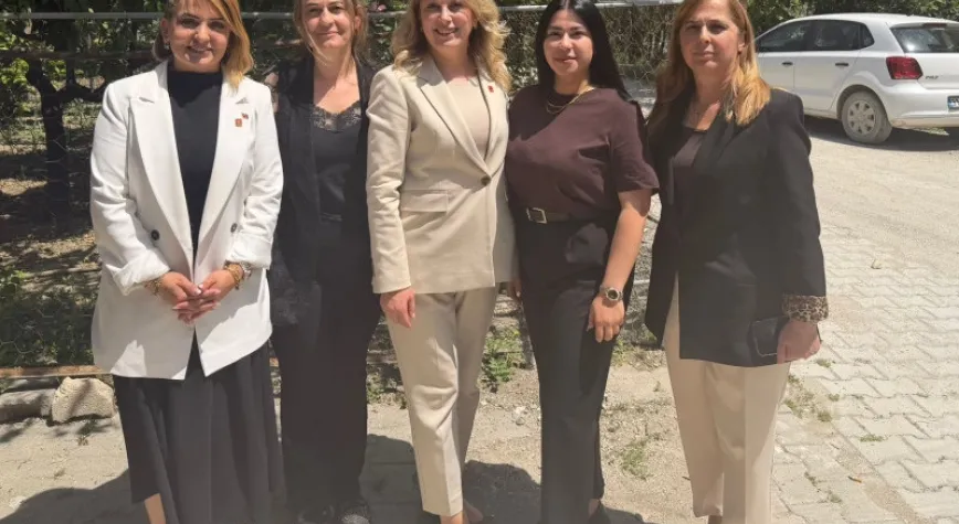 Anneler Günü’nde Acılı Ailelere Anlamlı Ziyaret