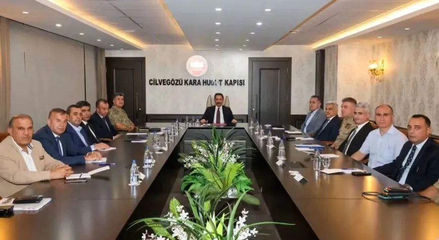 Cilvegözü’nde Tır Kuyrukları İçin Gece Toplantısı