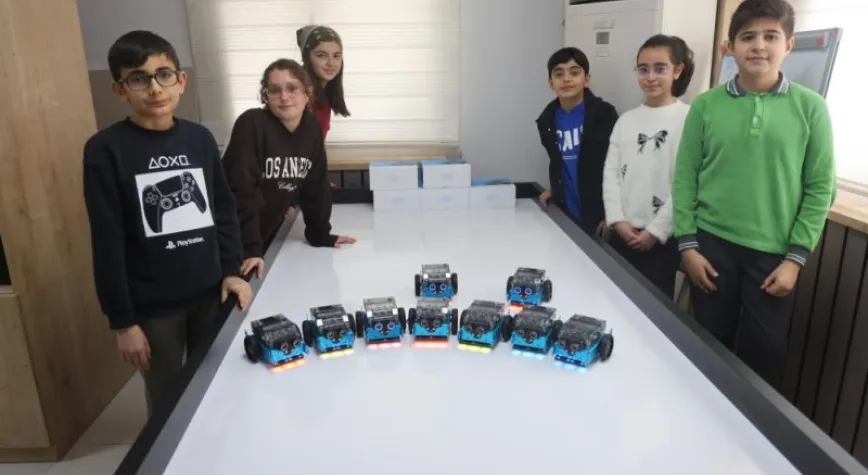 Depremzede Çocuklar ‘Hataybot’ Robot Yarışması’na Hazırlanıyor