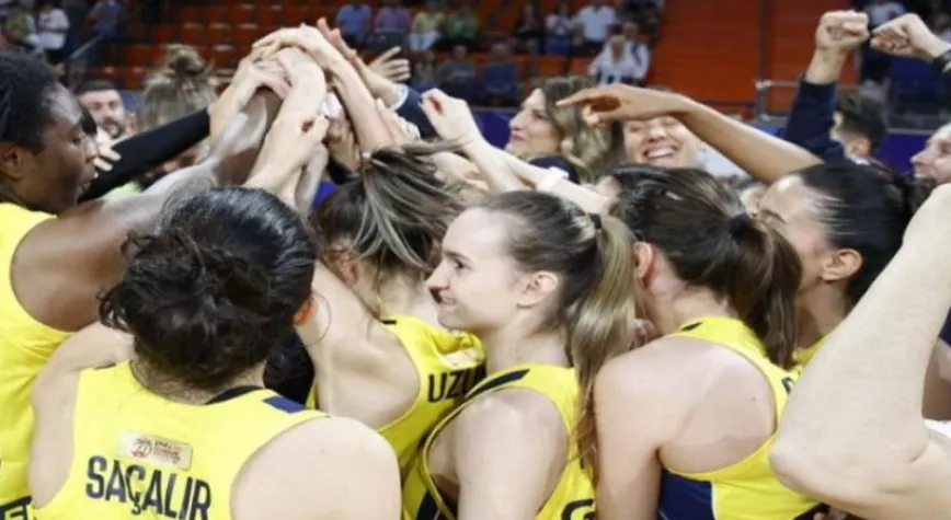 Fenerbahçe Alagöz Holding 4 kupalı sezonu değerlendirdi