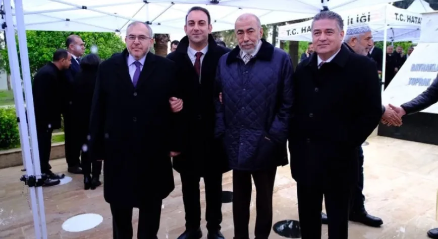 Hatay’da Bayramlaşma Programı Şehitlikte Gerçekleşti