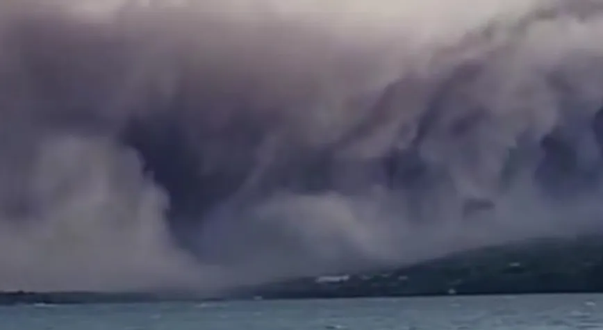 Japonya'da Sakurajima Yanardağı Yeniden Patladı
