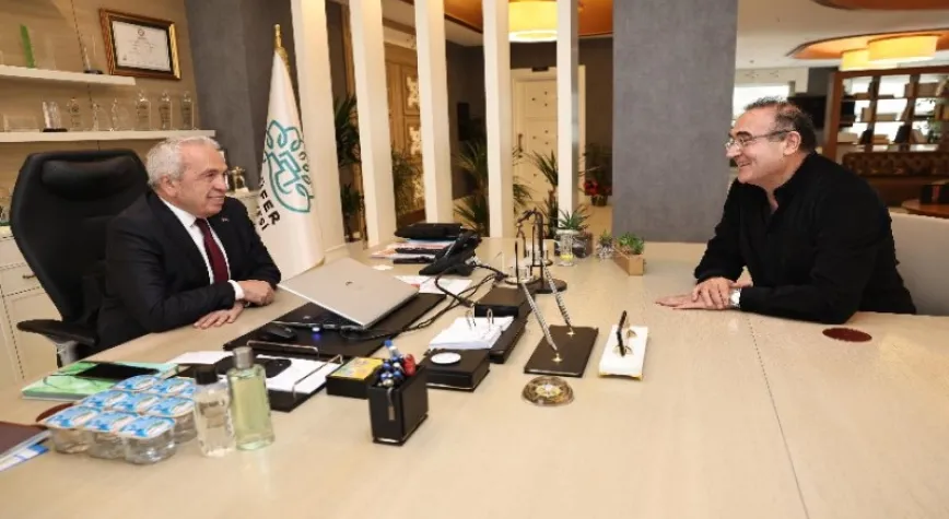 Sunay Akın Eczacılık Kültürü Müzesi’ni Başkan Özdemir’e anlattı